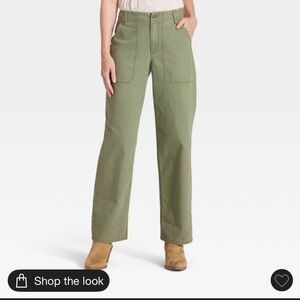 Women’s mid rise straight leg cargo jeans